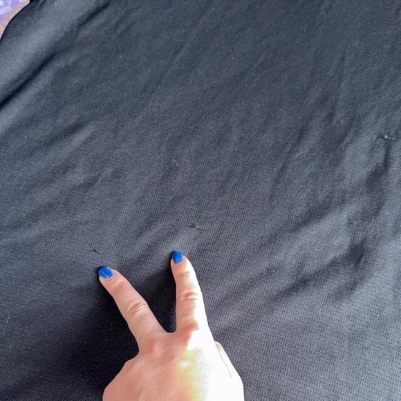 Nike Black Long-Sleeve Training Top with Red Swoosh - Picture 6 of 6